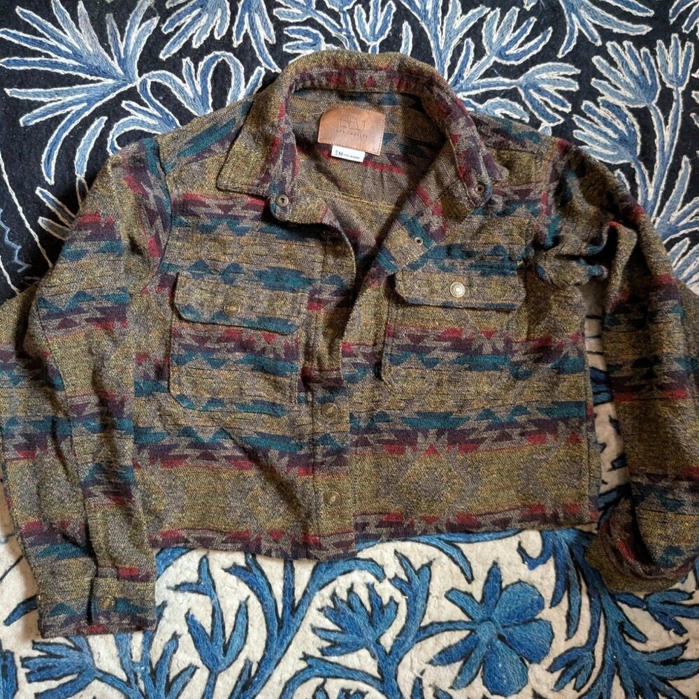 BBJ Los Angeles Brown Aztec Print Knit Snap Cropped Women’s Jacket Medium